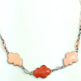 Collier résine saumon et rouge nuages