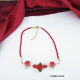 Collier roses rouges