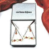 Boucles d’oreilles artisanales en citrine et cornaline avec finition plaqué or, design triangulaire et pierres aux tons dorés et orangés – Corinne-Bijoux.