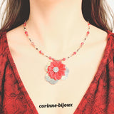 Collier fleur en satin rouge et doré