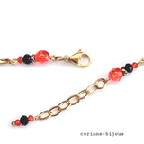 collier en céramique rouge et dorée peinte à la main. Collier monté sur chaine en acier inoxydable dorée. Collier ajustable en longueur.
Collier fait main. Modèle unique fait à Beynes dans les Yvelines.