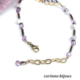 joli bracelet fin et élégant avec sa partie centrale en strass. Un contour fin en perles de verre et de cristal rose. Fermoir en acier doré inoxydable. Bracelet fait main et unique. Création artisanale à Beynes dans les Yvelines.