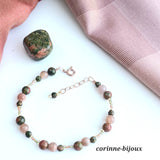 bracelet en pierre fine d unakite une pierre vert kaki et en pierre de lune saumon en rappel du veinage de la pierre d'unakite. Bracelet fait main et unique crée à Beynes dans les Yvelines