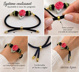 bracelet fleur rose rouge cordon noir. Pratique avec son fermoir coulissant ajustable à tous les poignets