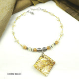 Collier en verre jaune