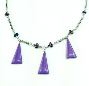 Collier violet pointes resine
